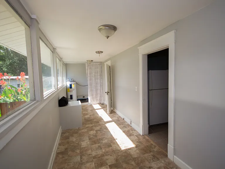 410 S Houston St — Photo 16