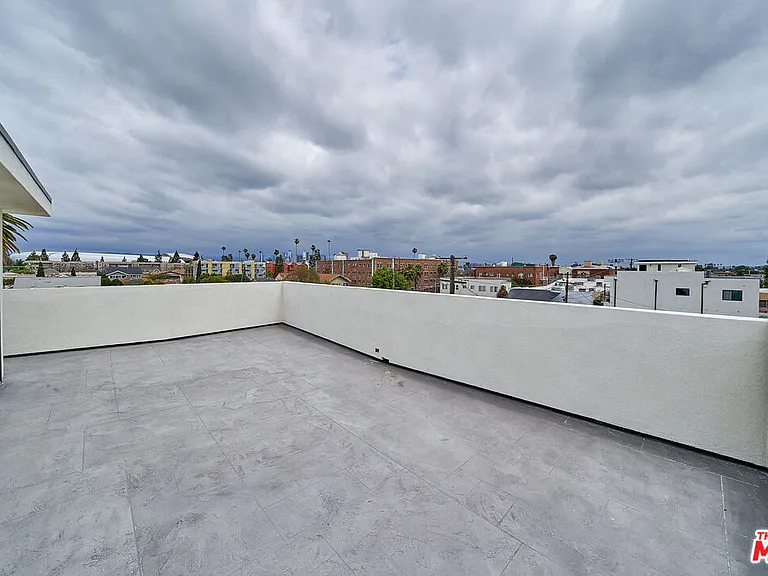 601 1/2 W 41st Pl — Photo 30