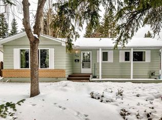 728 E Oakhill Pl SW, Calgary, AB T2V 3X9