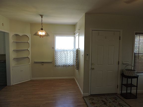 4th image of 3924 W Pacific Ave