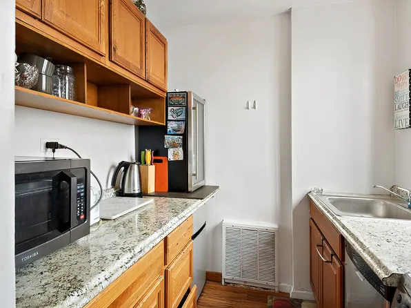 4320 Van Cortlandt Park E image 12 of 15