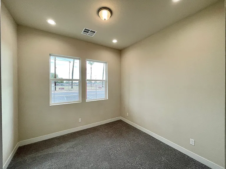 150 S Horne #106 — Photo 5