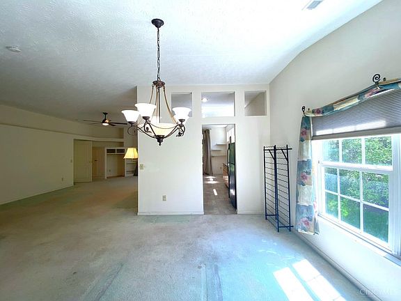 4th image of 782 Southmeadow Cir