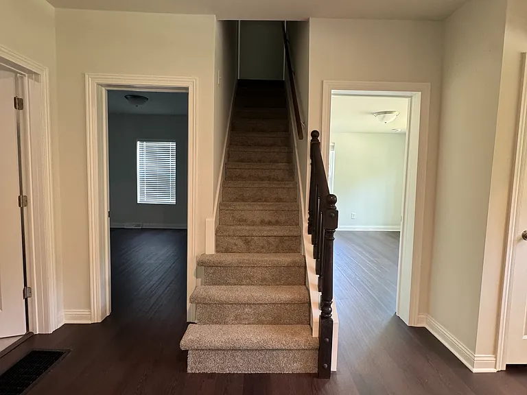 557 West St — Photo 24