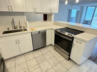 222 Liliuokalani Ave APT 301, Honolulu, HI 96815