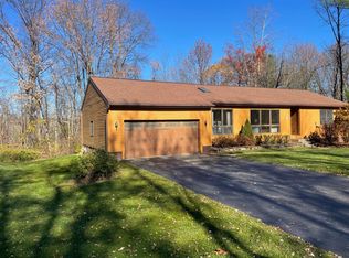 17 Conver Dr, Saratoga Springs, NY 12866