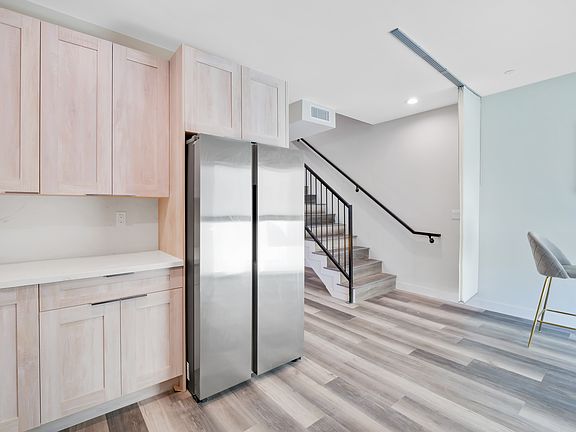 2nd image of 1280 W 37th Pl #B2b3