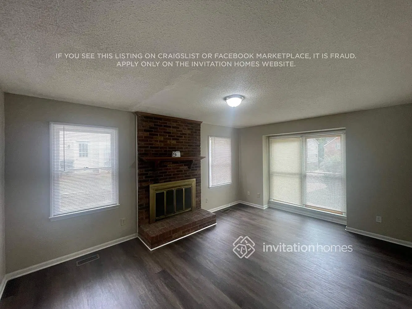 2329 Century Oaks Ln Charlotte, NC 28262 — Photo 2