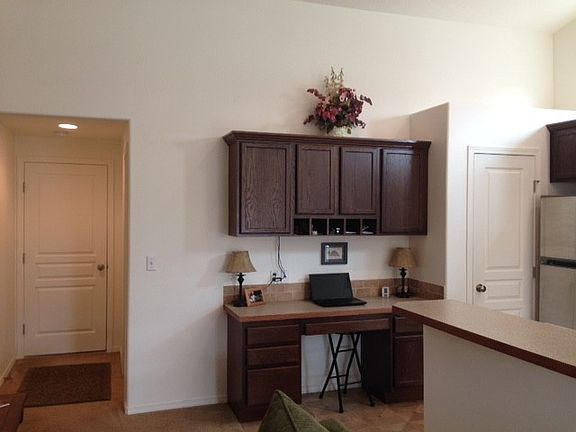 3rd image of 1637 E Truman Dr