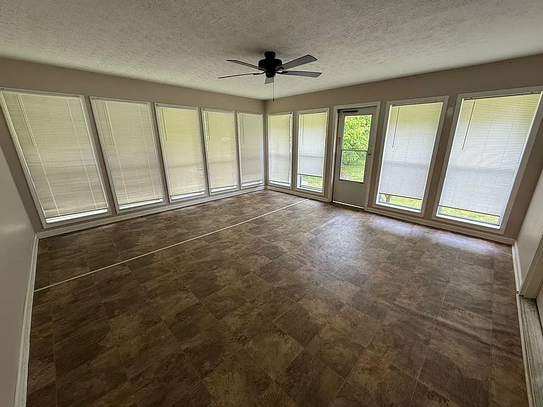 100 Peek Dr — Photo 8
