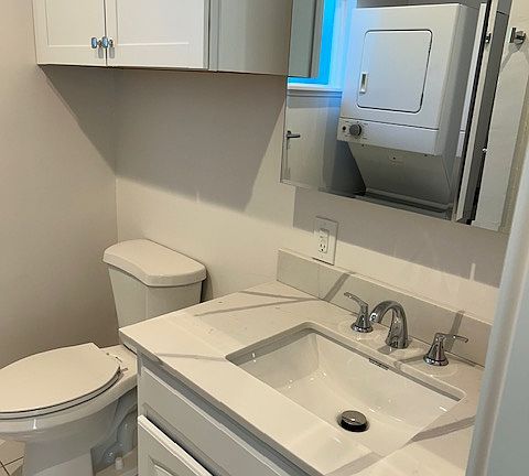 Front Bath with Washer/Dryer Unit