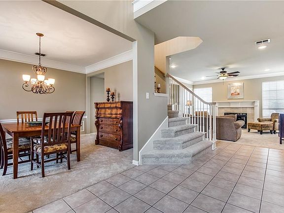 3rd image of 1096 Rosewood Dr