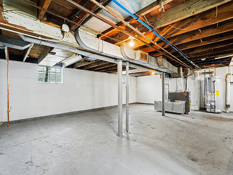 15818 Westbrook St — Photo 24