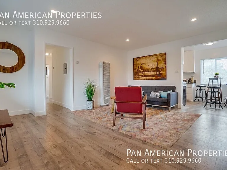 94 E Market St #3 — Photo 1