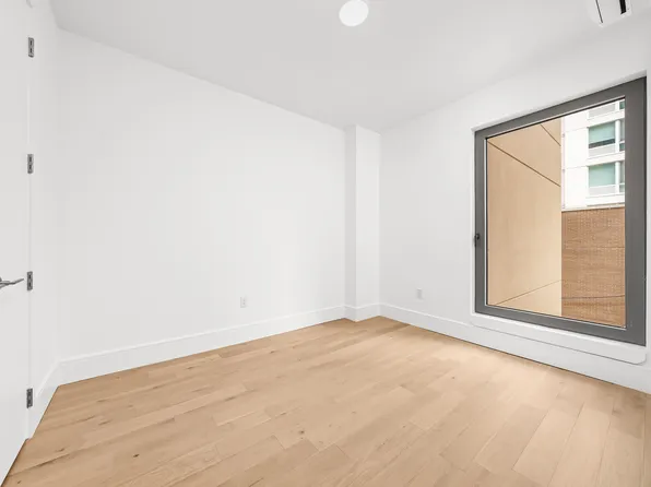 151 South Elliott Place image 6 of 56