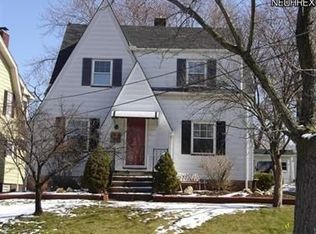 6003 Edgehill Dr, Parma Heights, OH 44130
