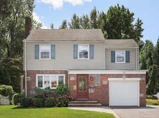 201 Wayne Ave, River Edge, NJ 07661