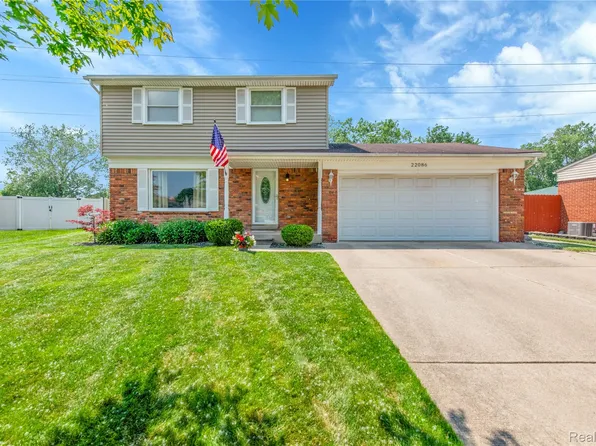 22086 Hillcrest Ct, Woodhaven, MI 48183