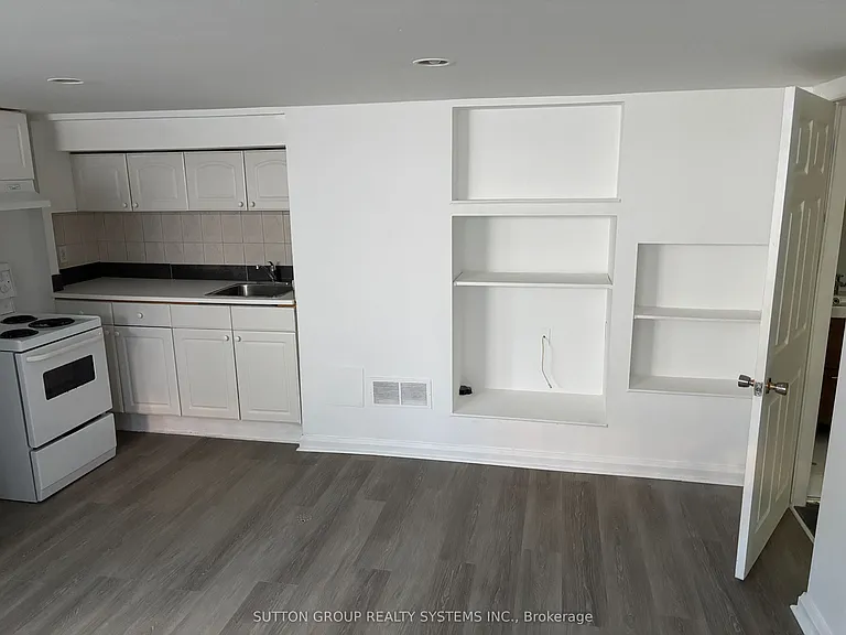 83 Dawes Rd #BASEMENT-B3 — Photo 8