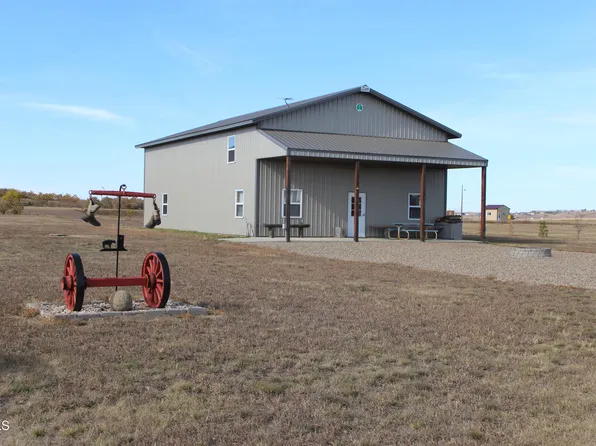 6841 E Schatz Dr, Elgin, ND 58533