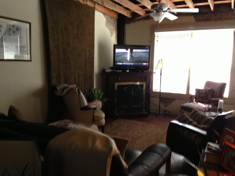 2nd image of 523 Frink St