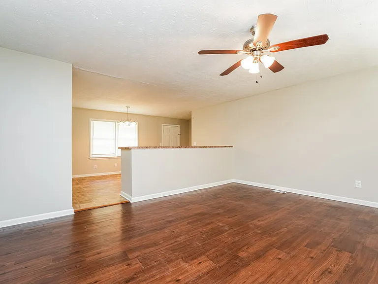 4916 Cherokee Way SE — Photo 3
