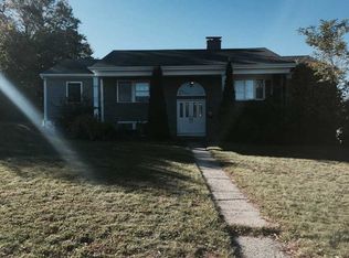 35 Salisbury St, Tiverton, RI 02878