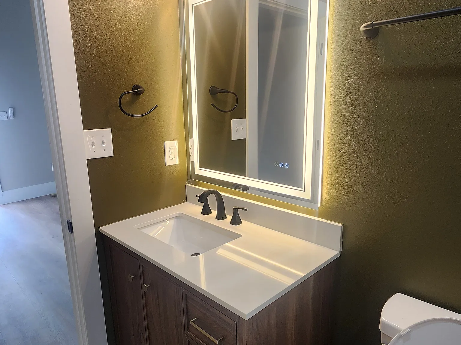 1 bed, 670 sqft, $1,800 — Photo 4