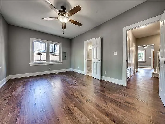 2213 N Shartel Ave — Photo 20