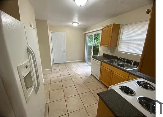 6214 Creekford Ln — Photo 12
