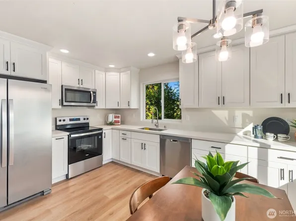2389 Viking Street W, Bremerton, WA 98312