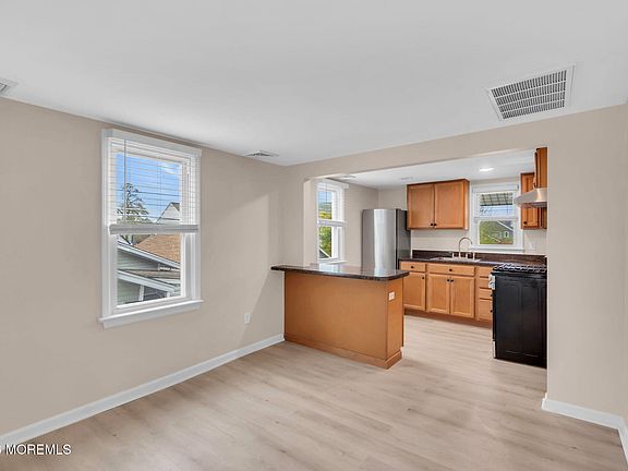 2nd image of 1802 Pine Ter Floor 2