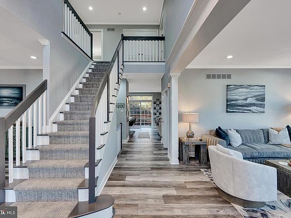 2nd image of 407 Merion Hill Ln