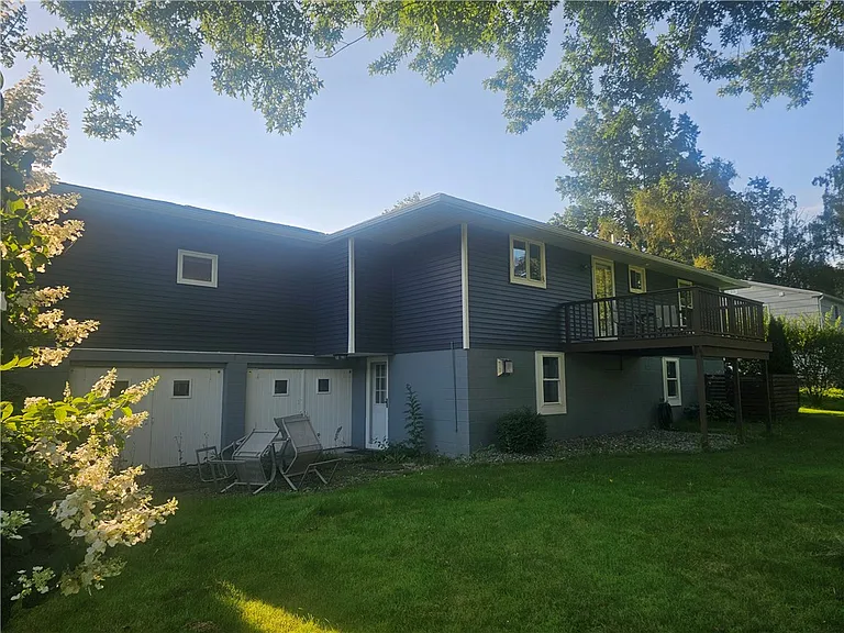 7497 Lake Ave — Photo 4