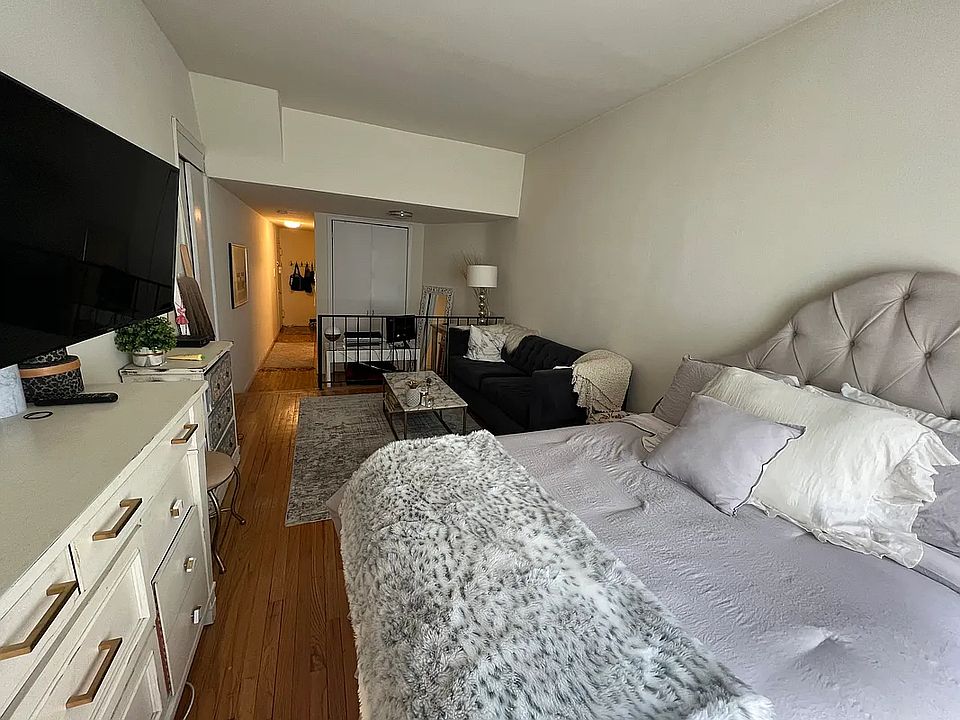 2nd image of 217 E 25th St APT 5c