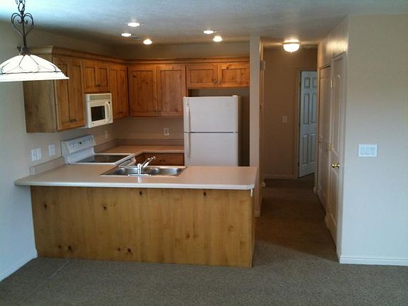 4th image of 42 N 500 W APT 803