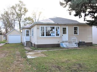 708 3rd St N, Ellendale, ND 58436