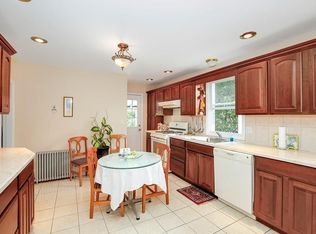 27 Dartmouth St, Watertown, MA 02472