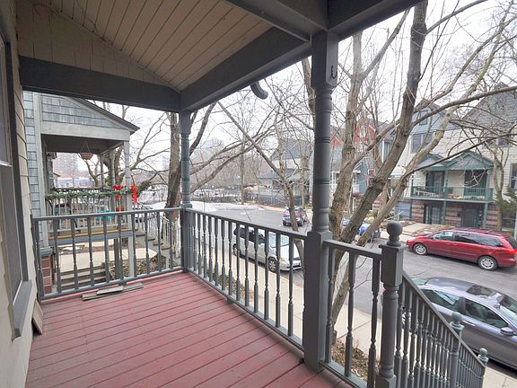 2nd image of 4701 S Woodlawn Ave APT A