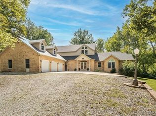 2407 Timber Crk, Saint Jacob, IL 62281