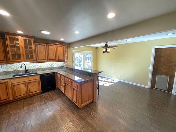 3rd image of 4070 Berrywood Dr