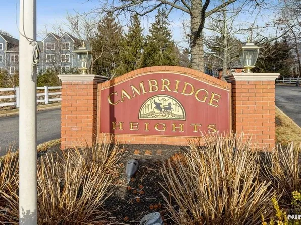 368 Cambridge Dr, Ramsey, NJ 07446