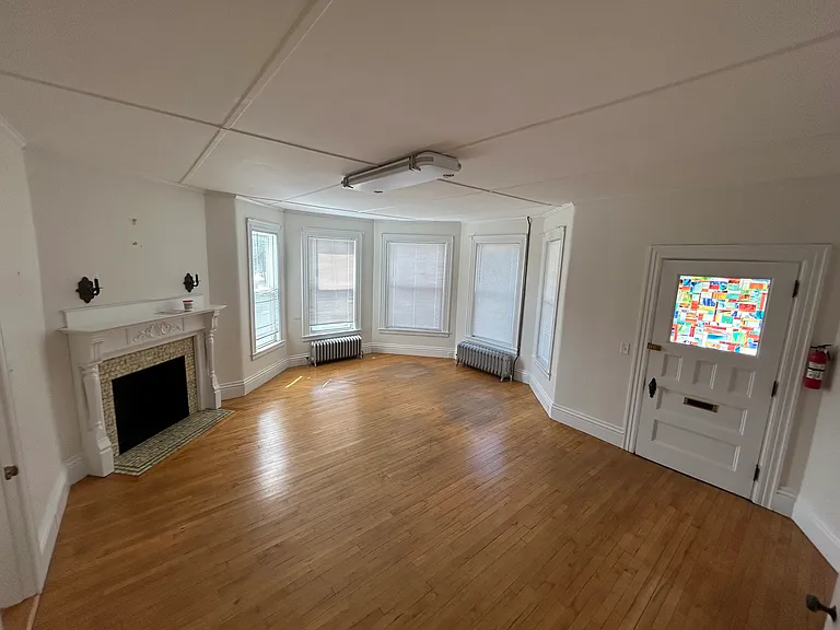 194 N Main St #1 — Photo 5