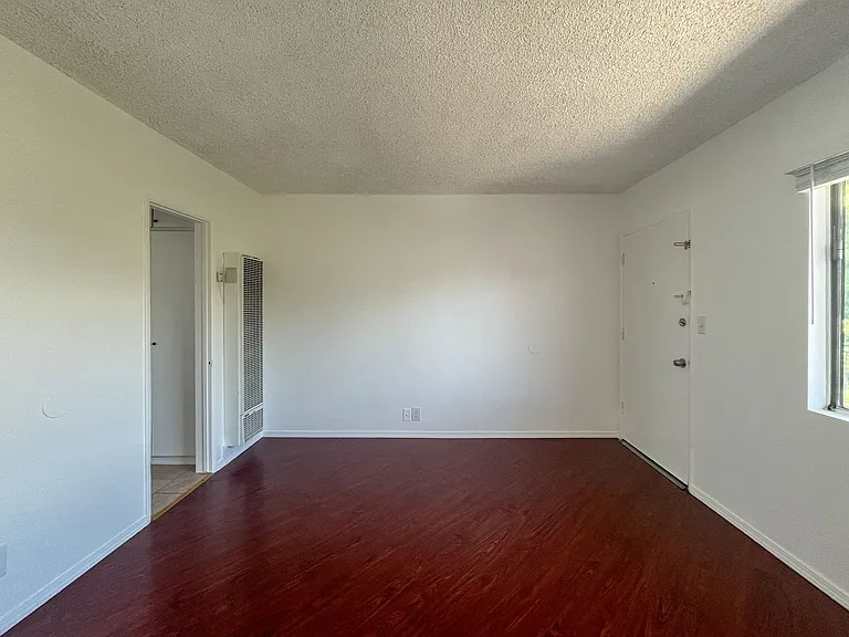 4240 El Segundo Blvd — Photo 13
