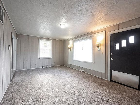 5th image of 2835 S Lyons Ave #2835