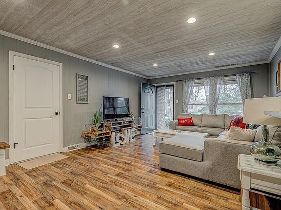 3rd image of 4348 Ireland Dr