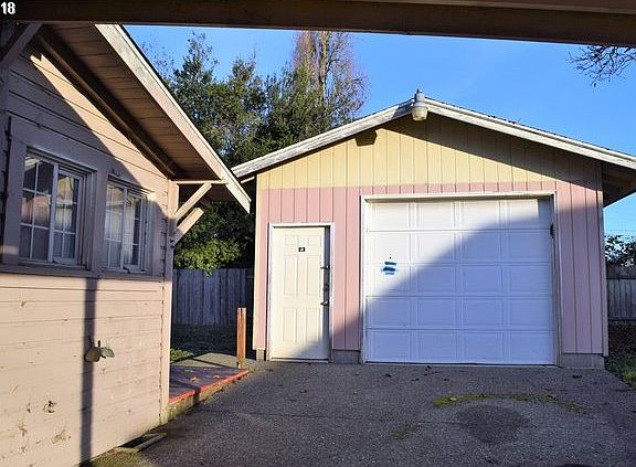 3rd image of 93747 E Mill Ln