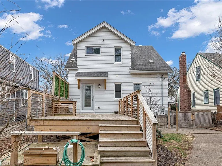 271 E Woodland St — Photo 42