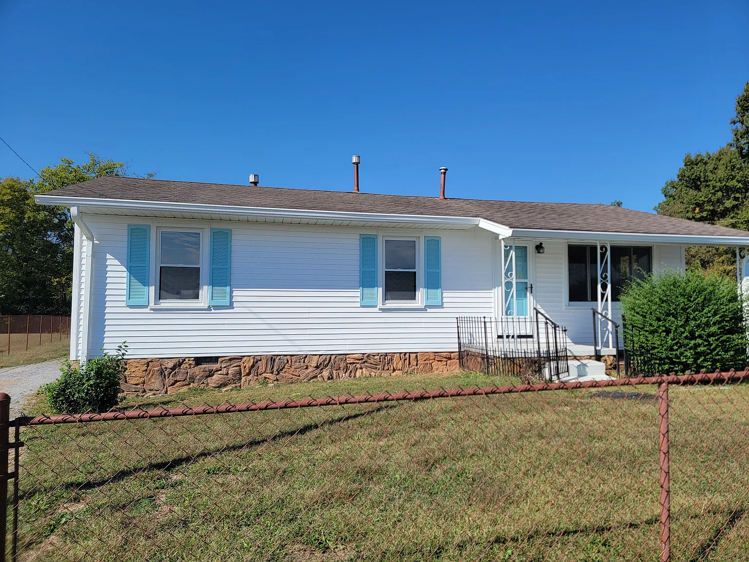 305 Gracey Sinking Fork Rd — Photo 2