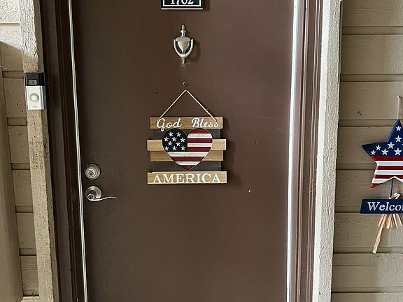 3rd image of 1702 Patton Creek Ln #1702